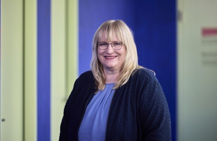 Portrait Foto von Brigitte Basler, Projekt Tandem von benevol Aargau, Fachstelle f&uuml;r Freiwilligenarbeit