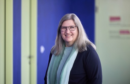 Portrait Foto von Gaby H&auml;uselmann, Projekt Tandem von benevol Aargau, Fachstelle f&uuml;r Freiwilligenarbeit